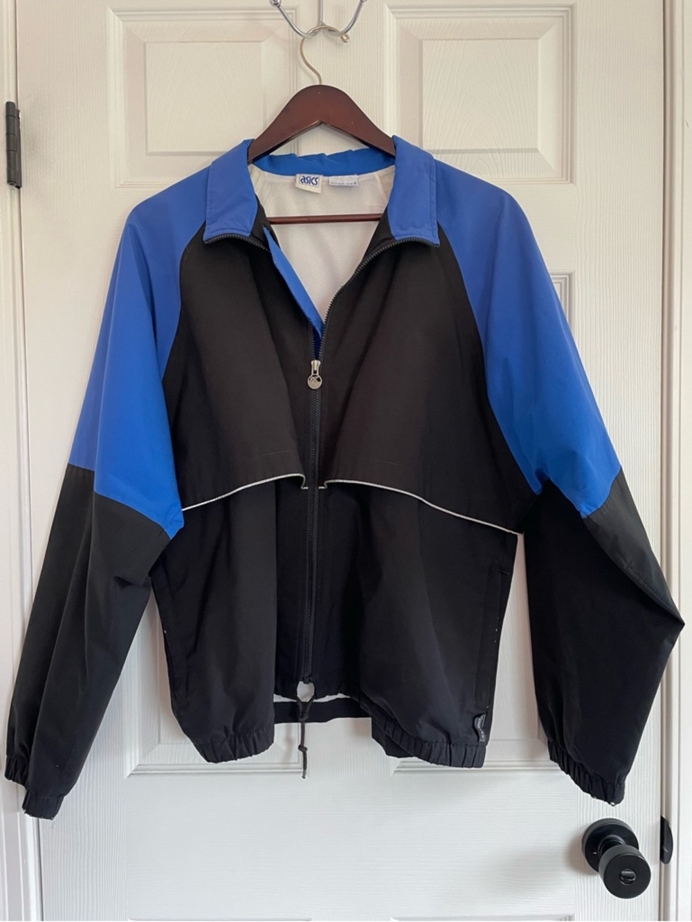 Vintage Asics Blue and Black Gore-Tex Windbreaker Jacket Lightweight Layering
